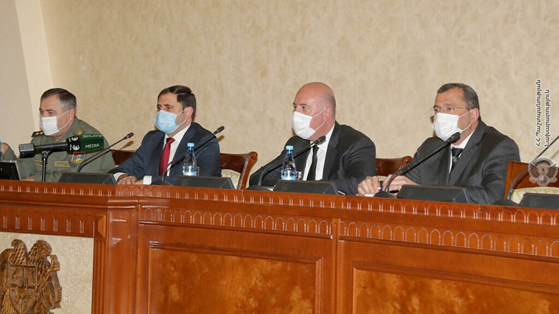 Министр обороны Армении провел в субботу совещание с руководящим составом армии 
