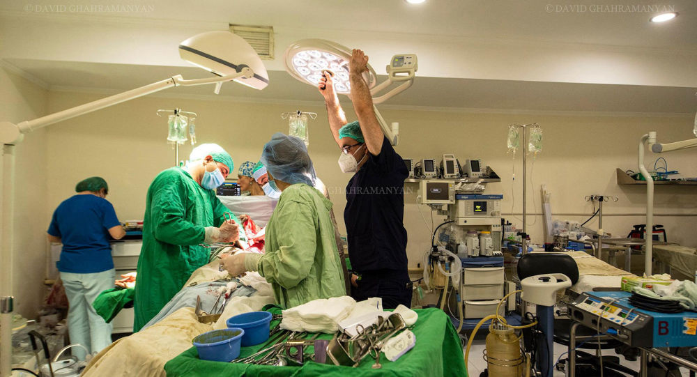 Азербайджанца доставили в степанакертскую больницу с инфарктом - армянские врачи помогли 