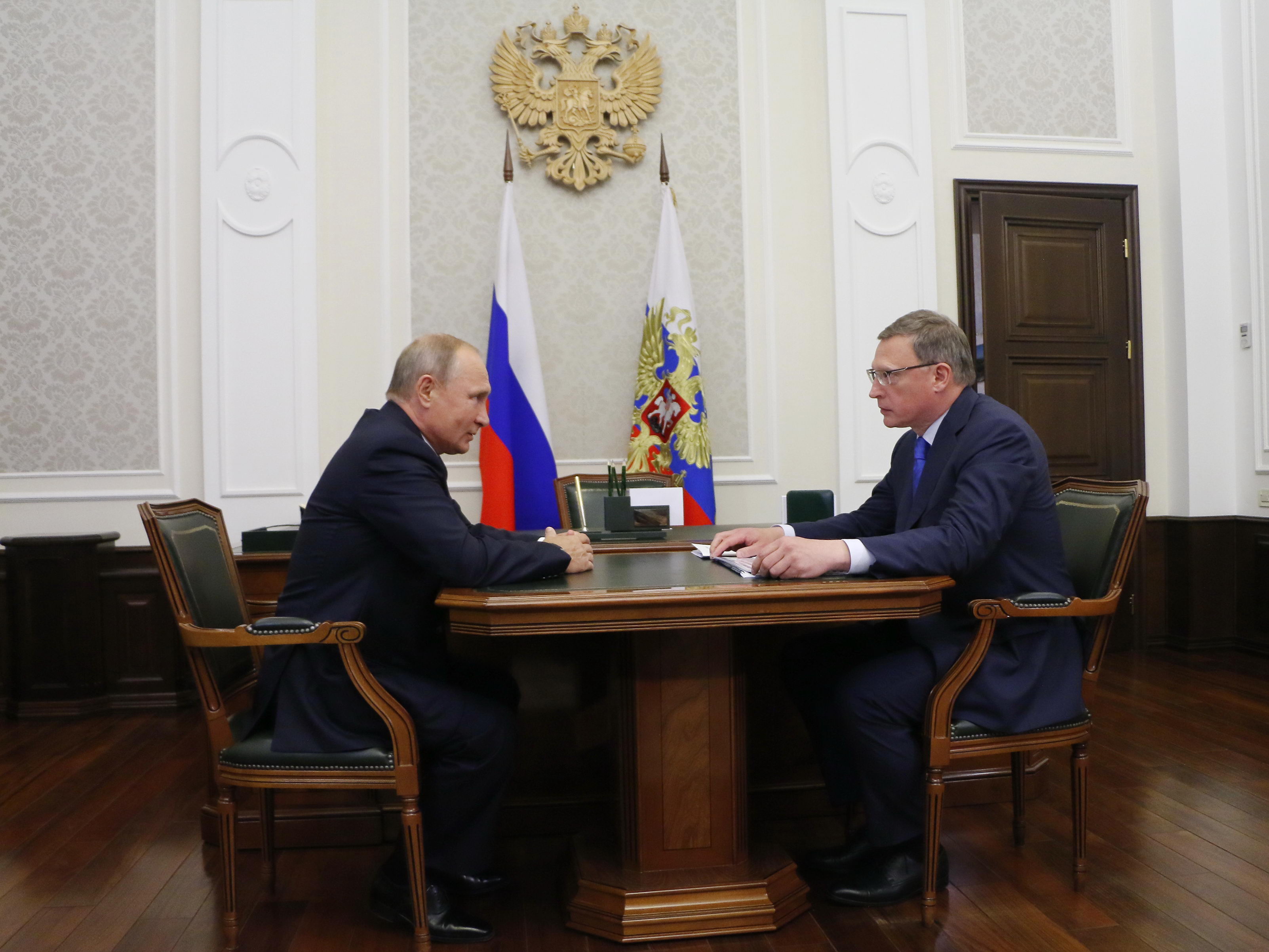 Владимир Путин: Я вижу ситуация в Омской области развивается в позитивном ключе и достаточно энергично 