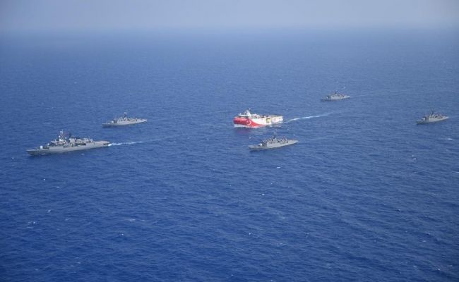 СМИ: В Средиземном море задели друг друга военные корабли Греции и Турции 