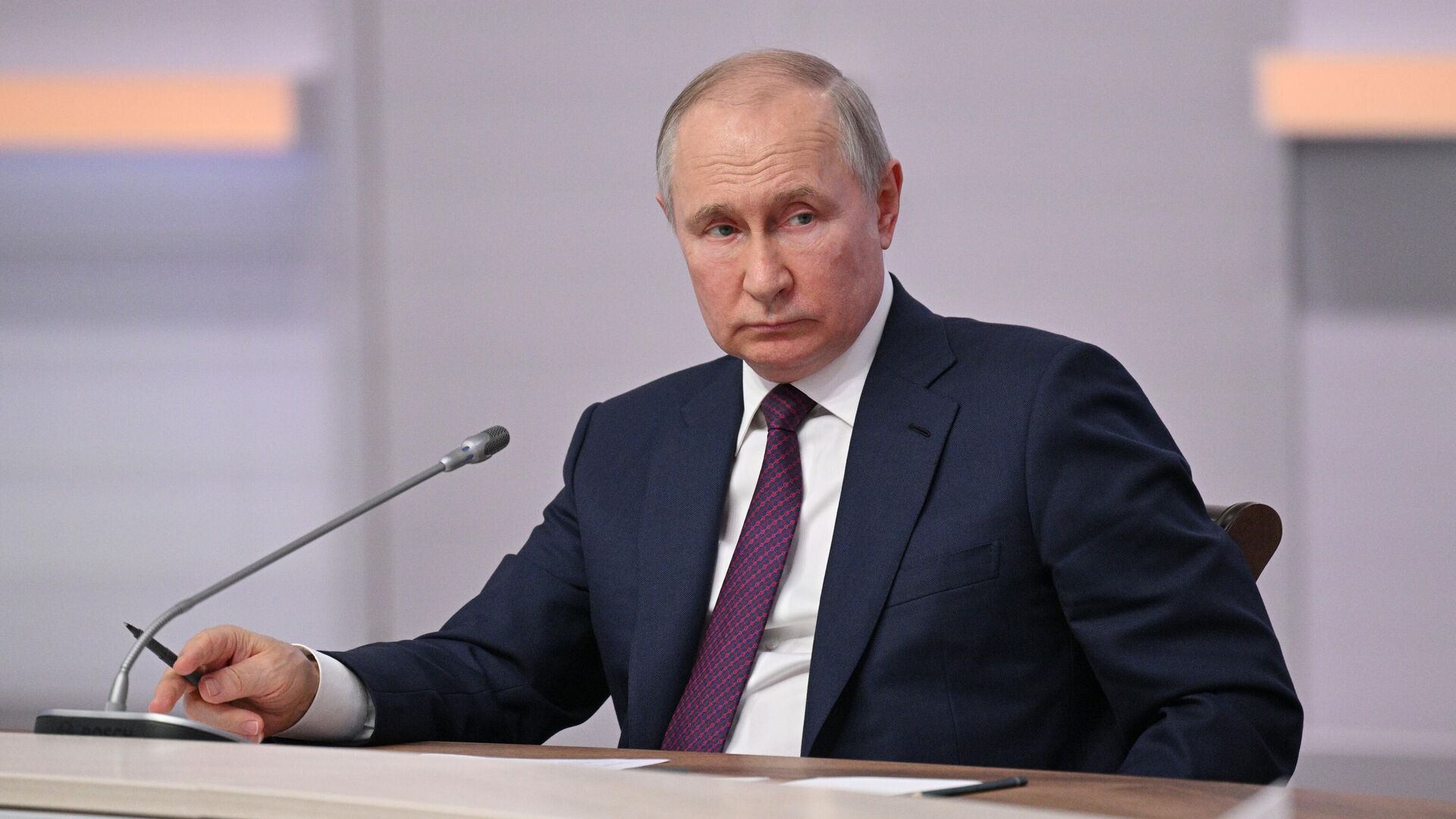 77,2% россиян доверяют Путину 