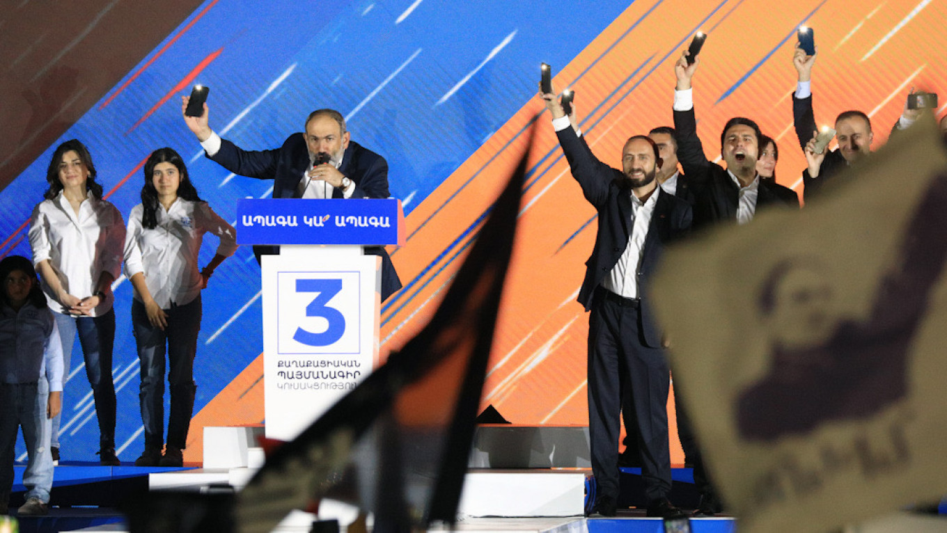 Известны предварительные итоги выборов с 80 участков: лидирует партия Пашиняна с 58,04% 