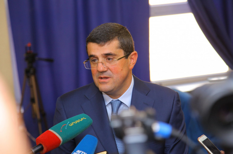 Президент Карабаха в Ереване и готов стать посредником для урегулирования кризиса в Армении  