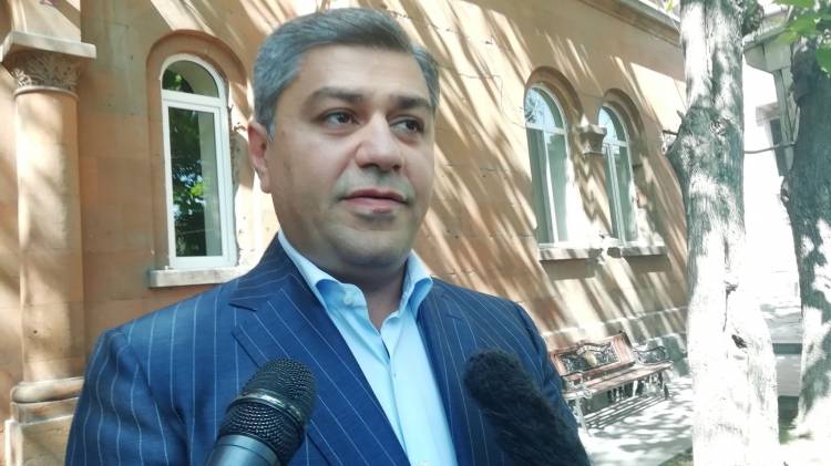 Против экс-главы СНБ Армении возбудили уголовное дело  