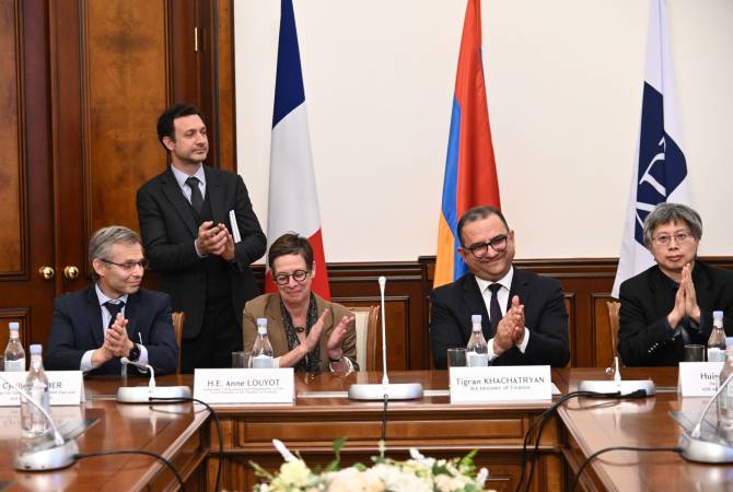 Подписаны кредитные соглашения между Республикой Армения, Французским агентством развития и Азиатским банком развития 