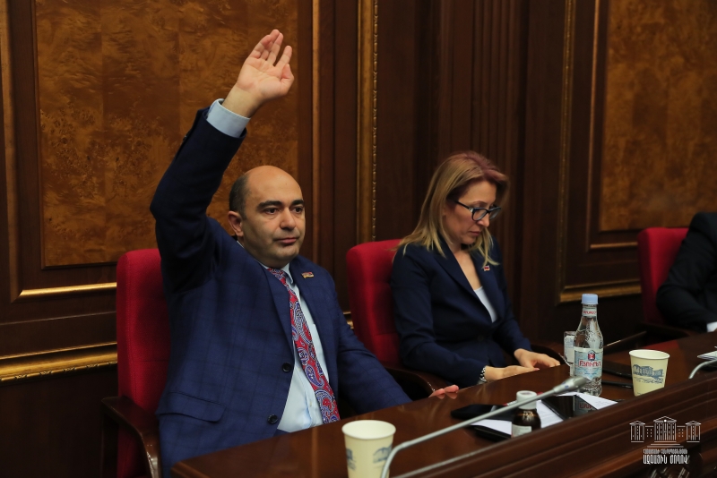 Глава фракции "Просвещенная Армения": "Пиррова победа" властей над Конституционным судом - это, мягко говоря, юридически уязвимый процесс 