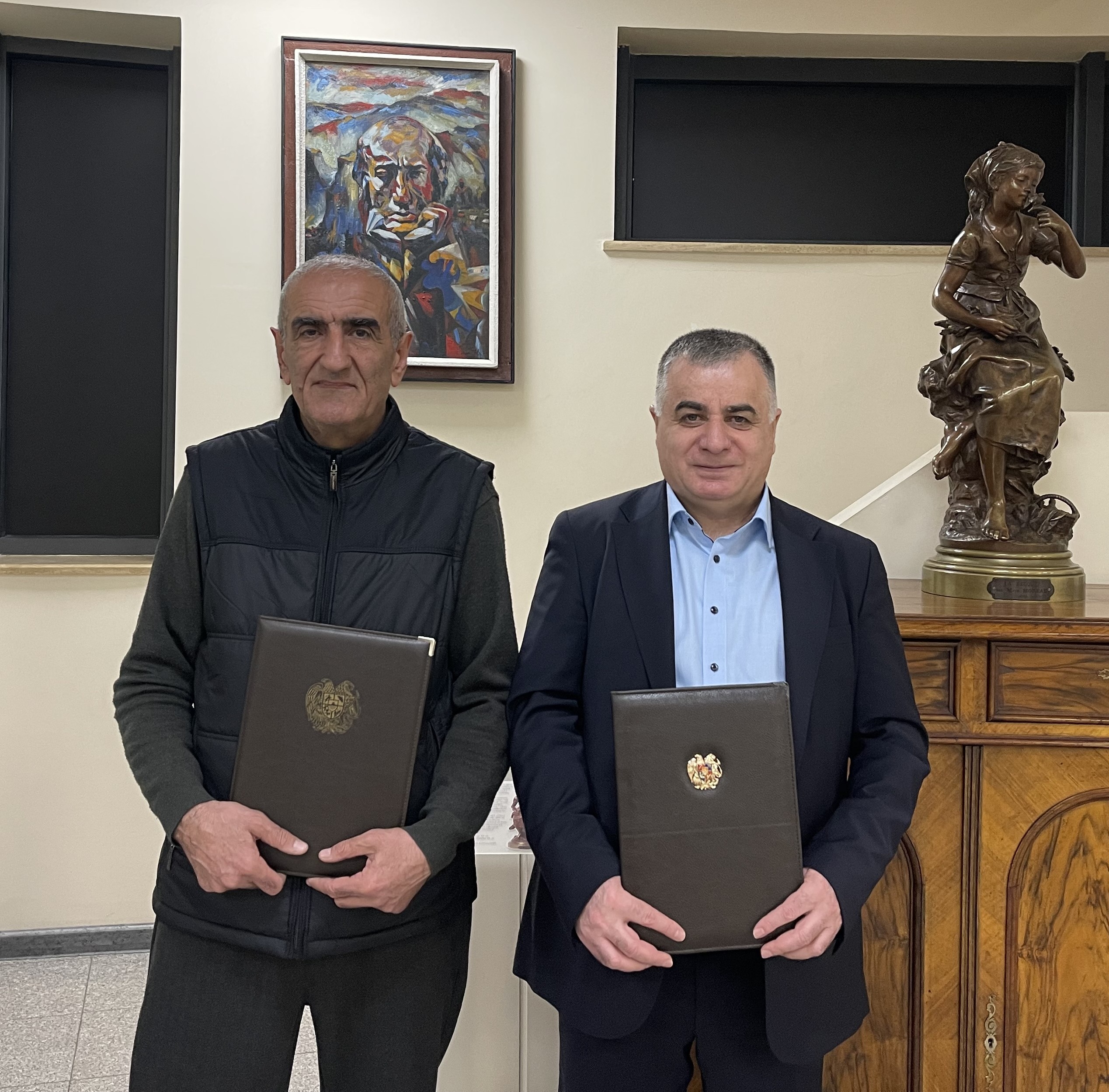 Учрежден ежеквартальный литературно-художественный журнал «Арцах» 