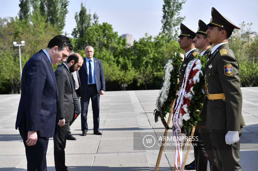 Глава МИД Грузии почтил память жертв Геноцида армян 