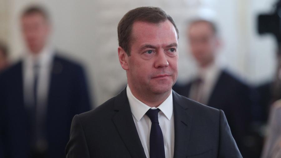 Медведев: Армяно-азербайджанский конфликт не должен создавать поводов для насилия и столкновений в РФ 