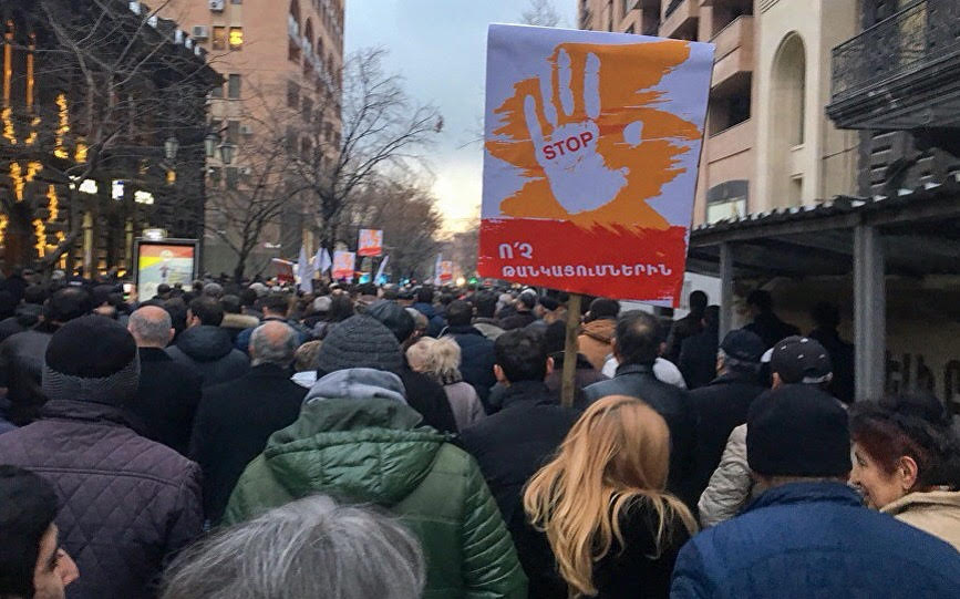 "Нет подорожанию". В Ереване стартует акция протеста оппозиционного блока "Выход" 