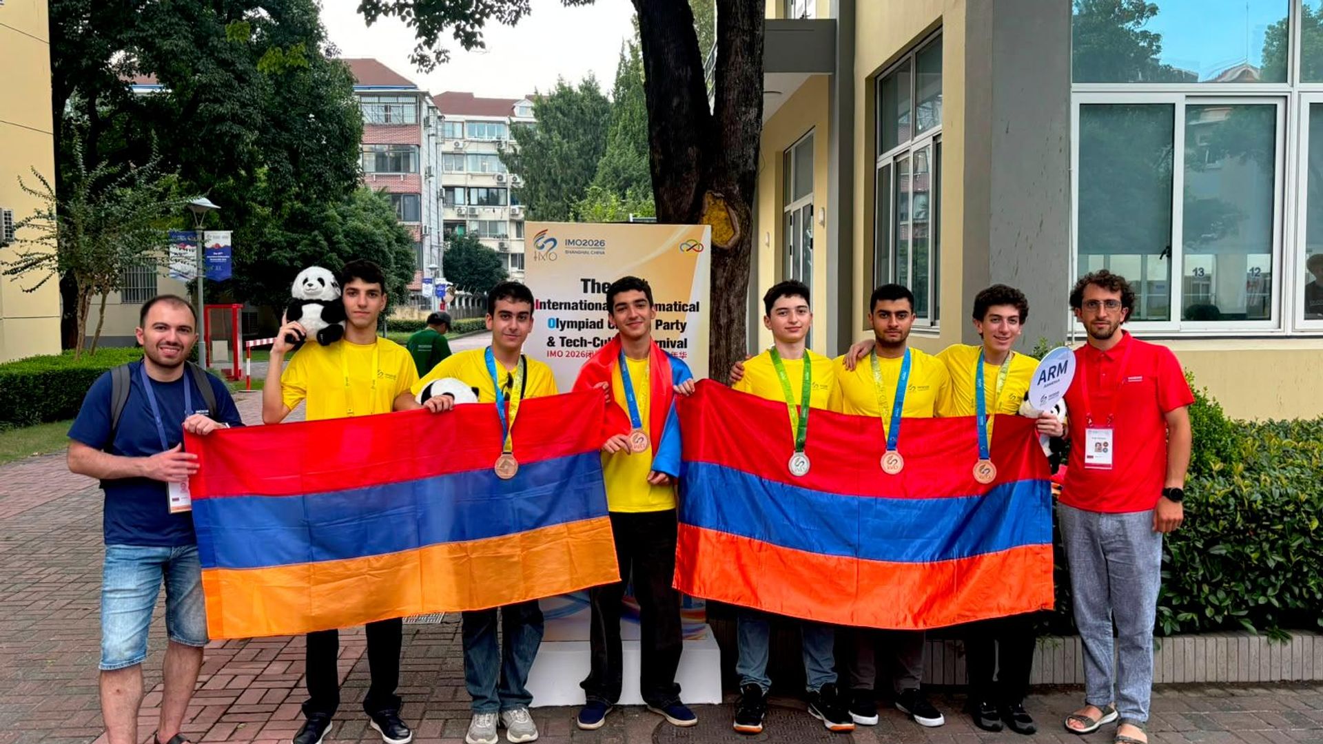 Пять медалей завоевали армянские школьники на математической олимпиаде в Китае 