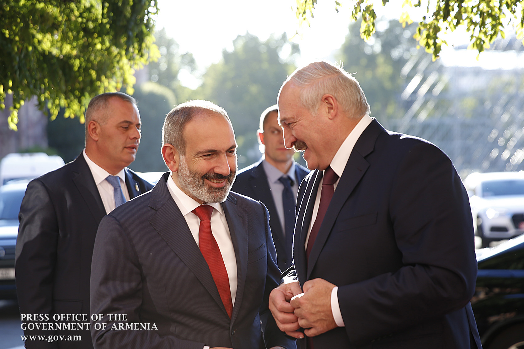 Лукашенко: Беларусь не будет дружить ни с кем против Армении 