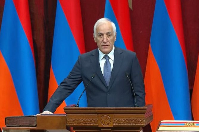 Новый президент Армении Ваагн Хачатрян принес присягу на церемонии инаугурации 