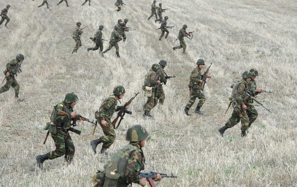 «Коммерсантъ»: Карабахскую армию готовят к неизвестности 
