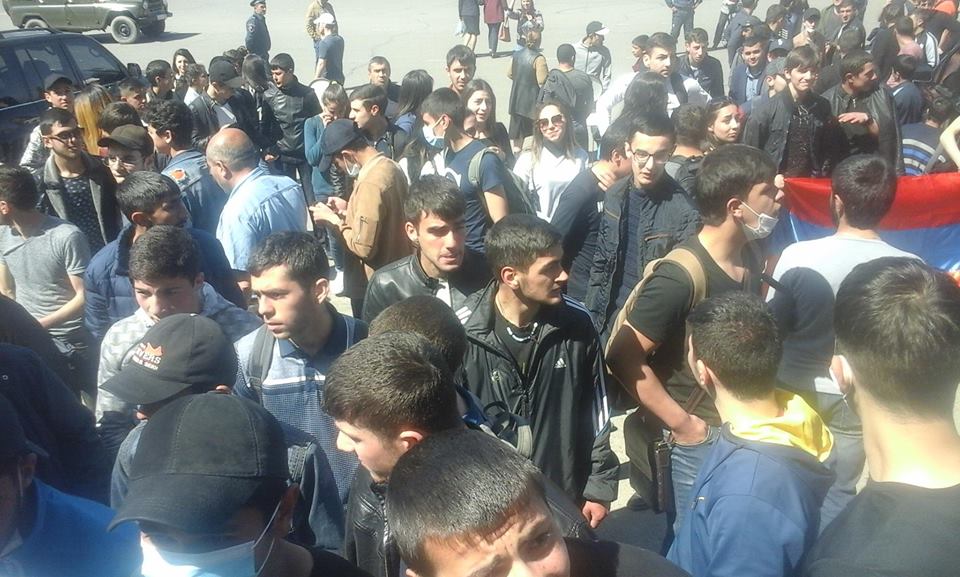 Гюмри протестует. Студенты представили свое требование мэру Гюмри 