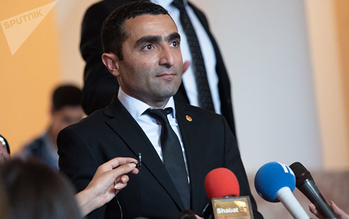 Пашинян: Я принял решение о назначении Романоса Петросяна министром окружающей среды Армении 