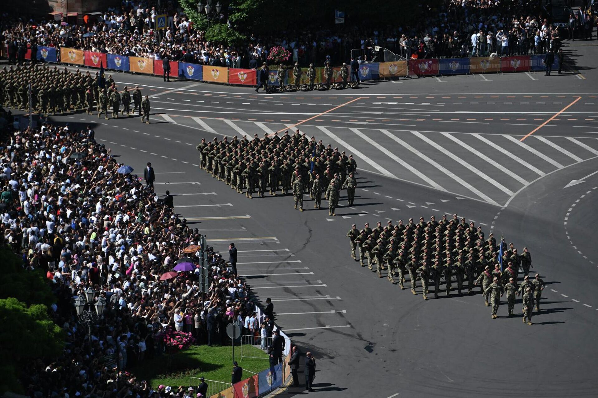 Парад ко Дню Первой Республики: Армения продемонстрировала новую армию XXI века 