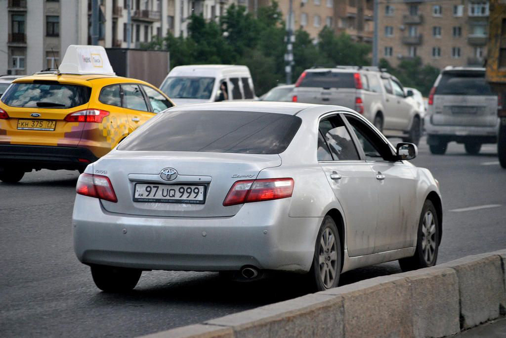 Российские автоинспекторы устроили «охоту» на автомобили, растаможенные в Армении. Комментарий ГИБДД  