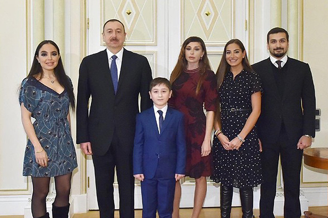Британская разведка взялась за семью Алиева 