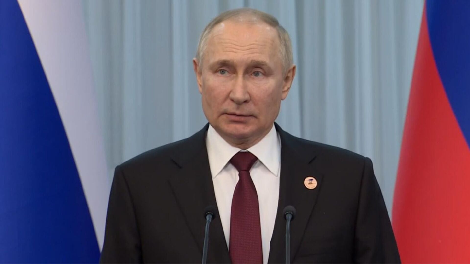 Путин: Россия не будет жить без мировой культуры, как Запад, додумавшийся "отменить" Толстого 