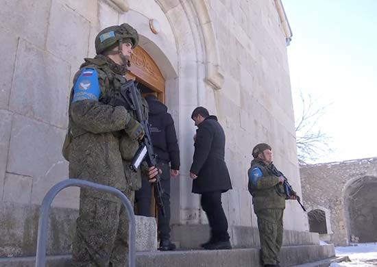 Паломники из Армении и Арцаха при содействии российских миротворцев посетили Амарас 