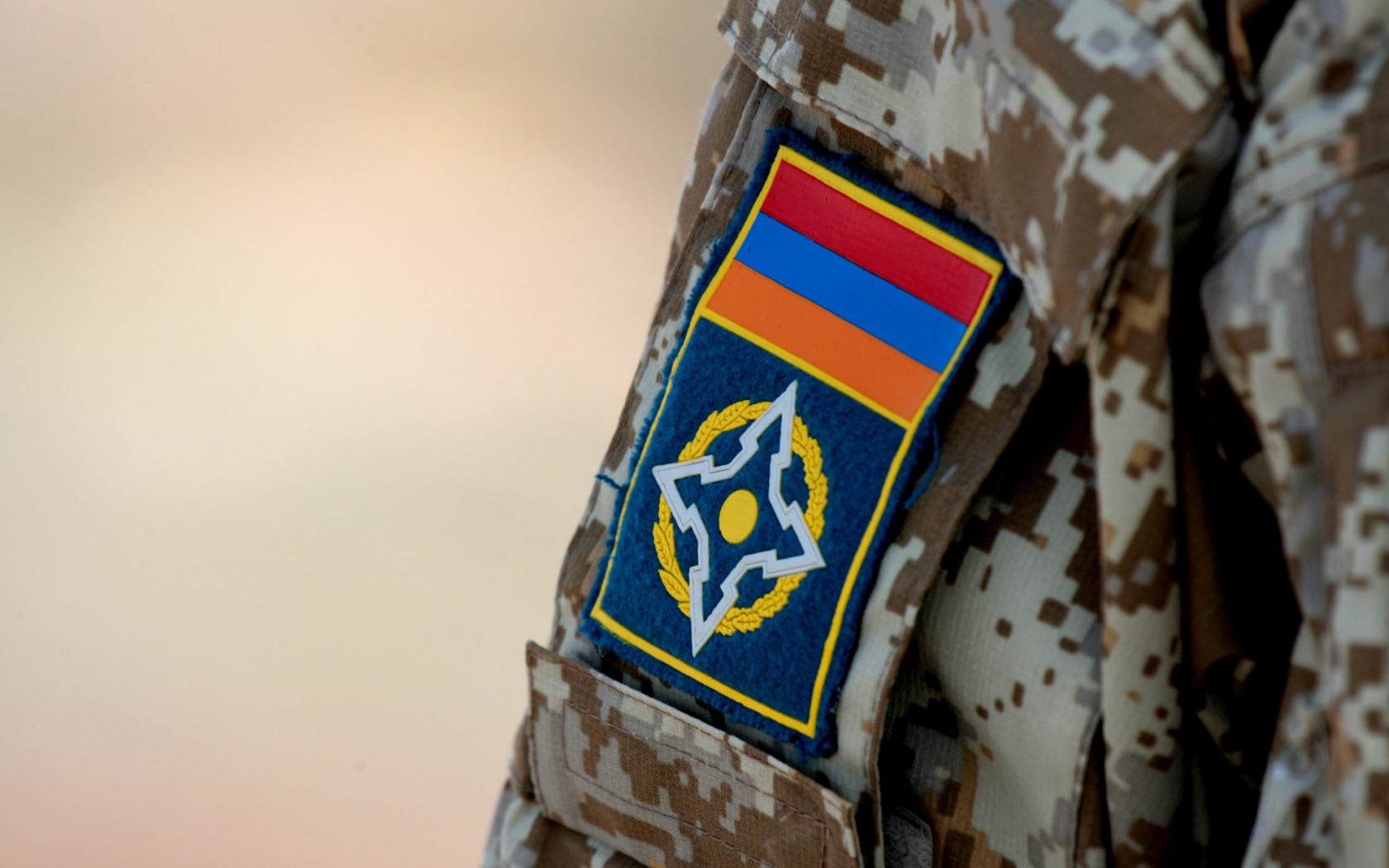 СМИ: Вопрос о статусе наблюдателя Азербайджана в ОДКБ был поднят в период, когда Хачатуров оказался "недееспособным" 