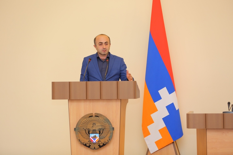 Айк Ханумян: Борьба в Арцахе идет между сторонниками воспроизведения власти и борцами за реальные изменения 