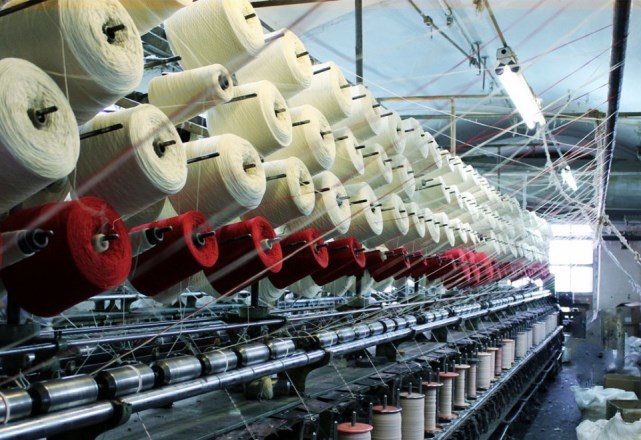 Глава армянского правительства принял участие в церемонии открытия новой текстильной фабрики 