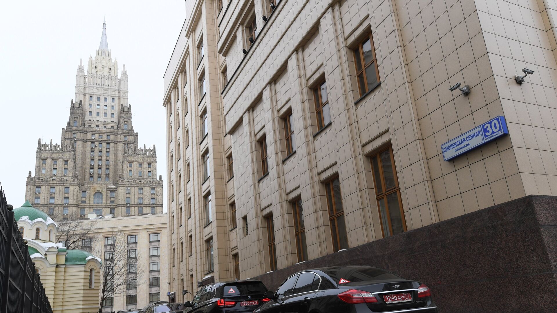 МИД назвал недружественным призыв вывести российских пограничников из аэропорта в Армении 