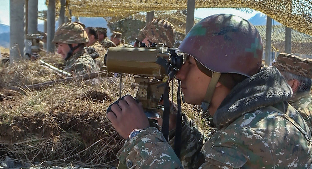 Драку и перестрелку между военнослужащими Азербайджана на боевом посту наблюдали армянские постовые 