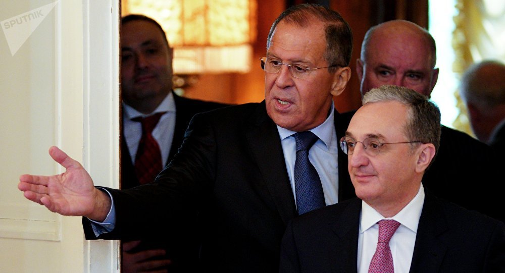Состоялся телефонный разговор глав МИД Армении и России  