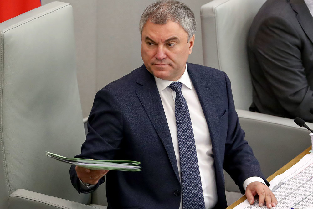 Володин посоветовал сообщившему о смерти Жириновского сенатору уйти в отставку 