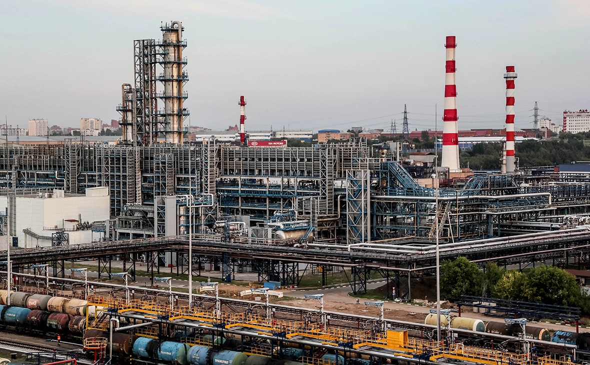 При атаке дронов пострадал Московский нефтеперерабатывающий завод 