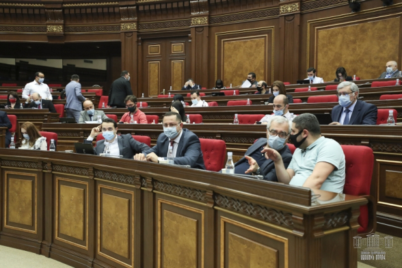 Парламент Армении отменил референдум по конституционным реформам 
