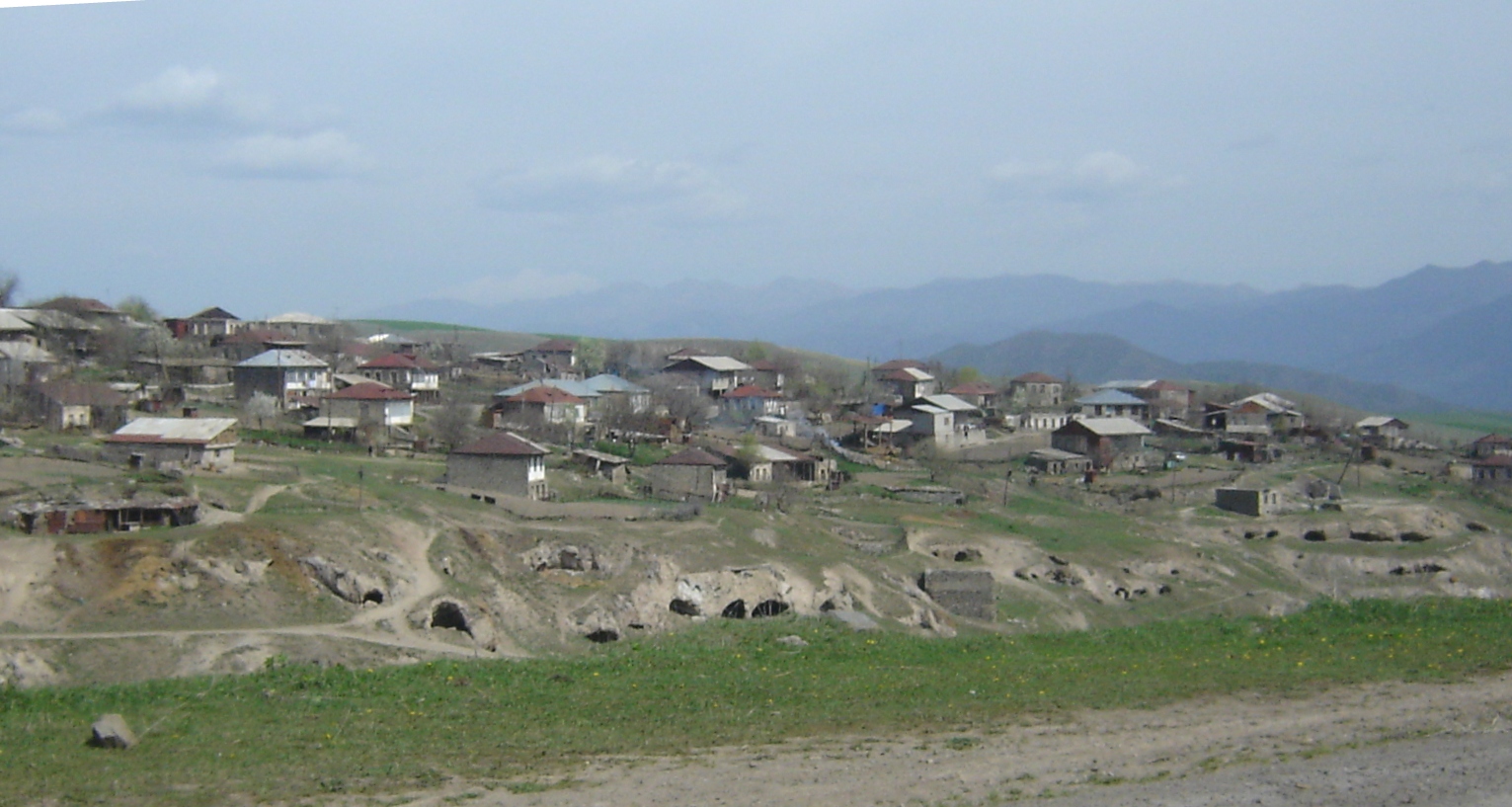 Подразделения азербайджанской армии вплотную приблизились к приграничному селу Тех Сюникской области Армении 