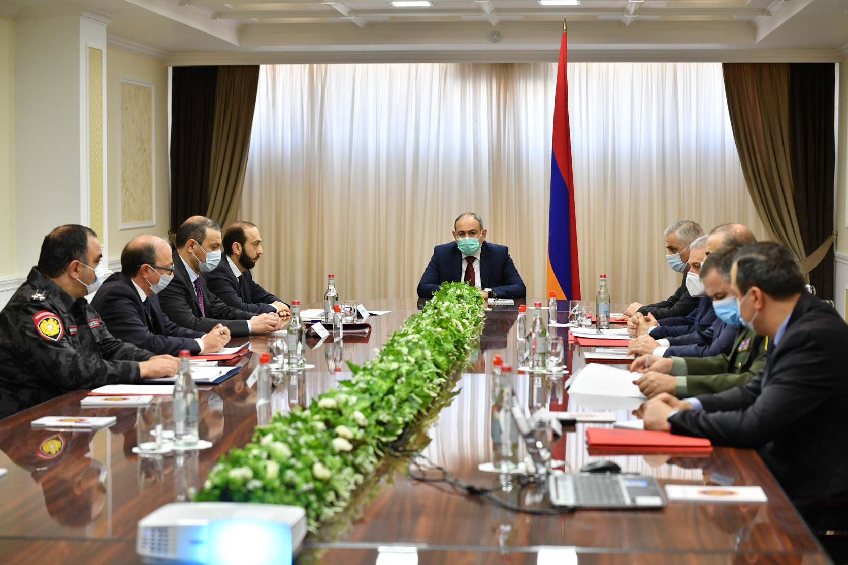 Пашинян провел заседание Совбеза Армении 