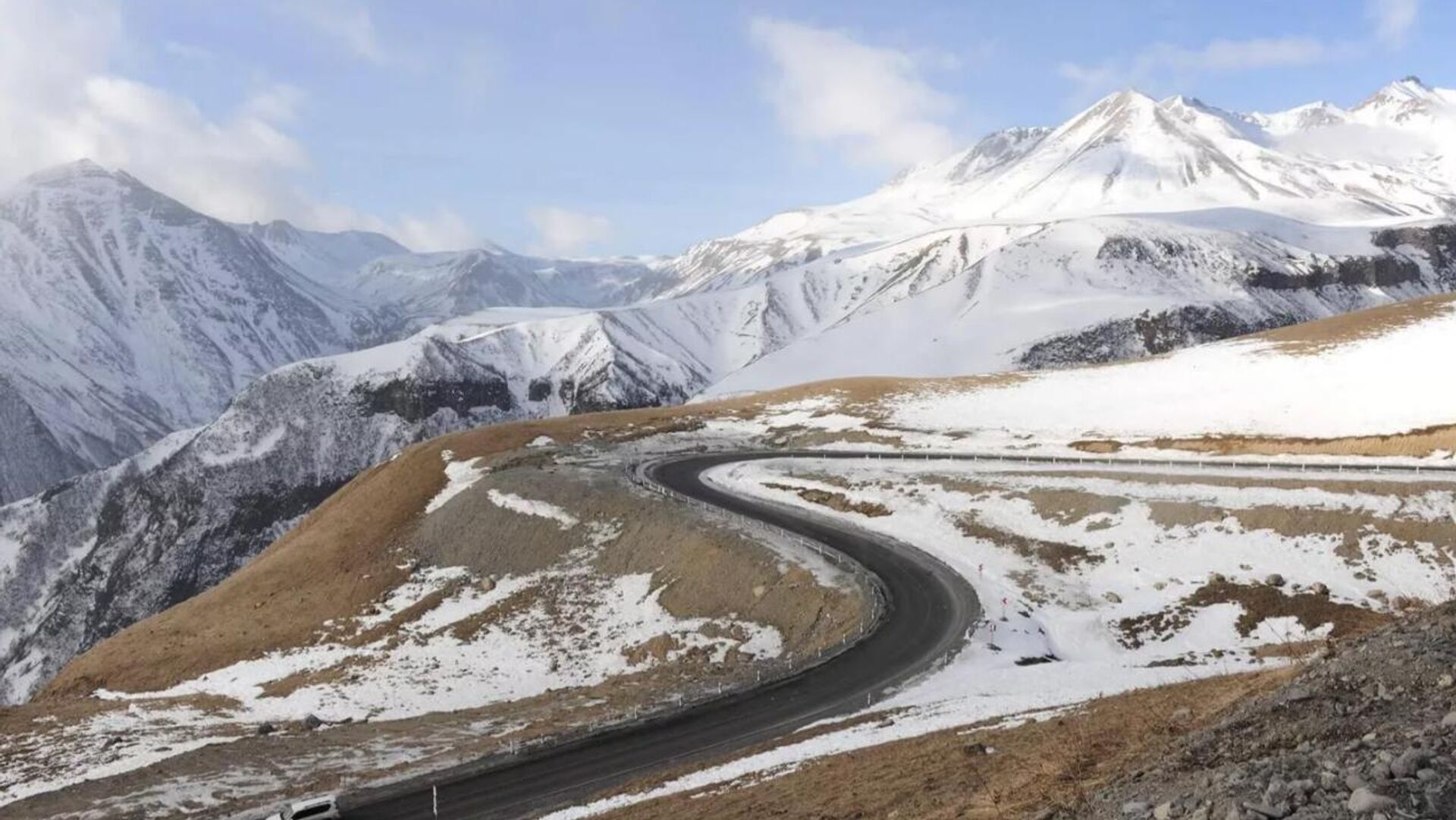 Верхний Ларс открыт для всех видов транспорта 