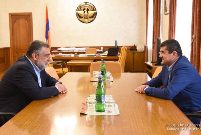 Араик Арутюнян приветствует решение Рубена Варданяна переехать в Арцах 