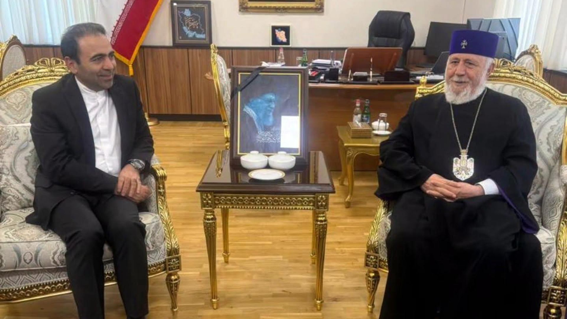 Католикос Гарегин II почтил память убитого Али Хаменеи 