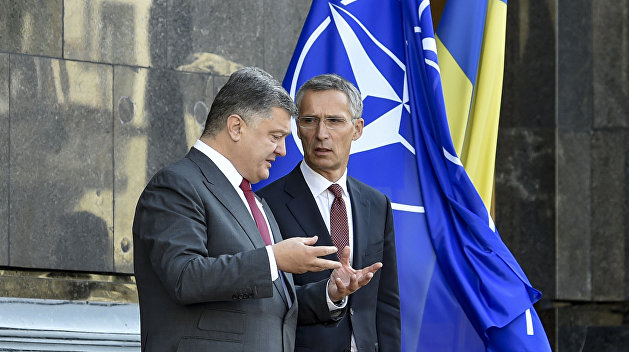 Порошенко и Столтенберг договорились о срочном созыве комиссии Украина - НАТО 