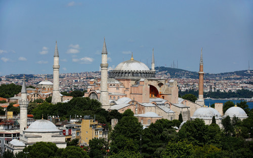 Госсовет Турции единогласно решил превратить собор Святой Софии в мечеть 