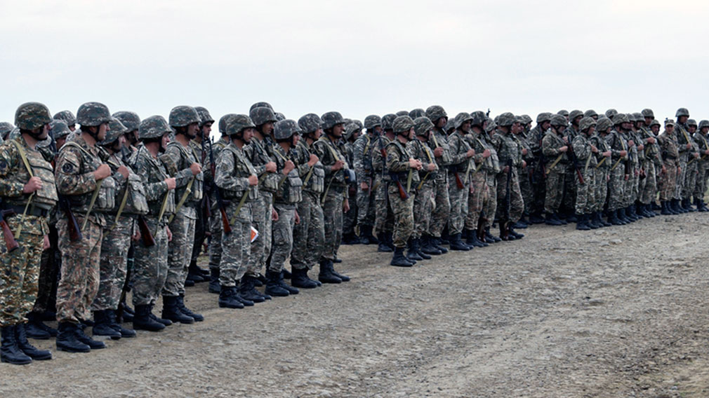 В Армении объявляется военное положение и всеобщая мобилизация 