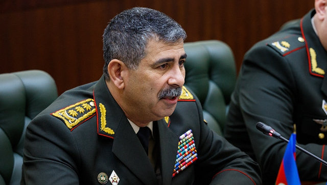 Министр обороны Азербайджана не исключает новой войны в Карабахе 