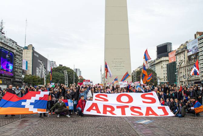 В Буэнос-Айресе прошла акция протеста по случаю 32-й годовщины независимости Нагорного Карабаха 
