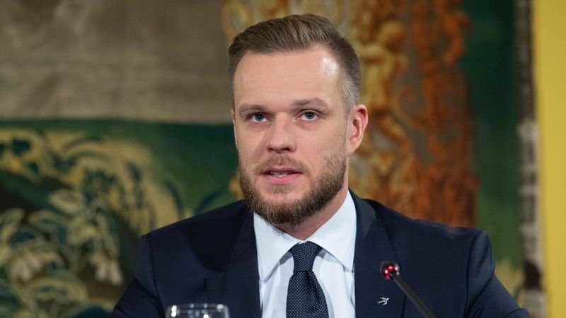 Глава МИД Литвы Ландсбергис: страны Балтии могут запретить въезд россиянам без решения ЕС  