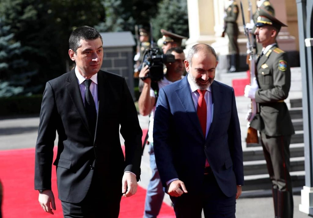 Премьер-министр Армении Никол Пашинян принял грузинского коллегу Георгия Гахария 