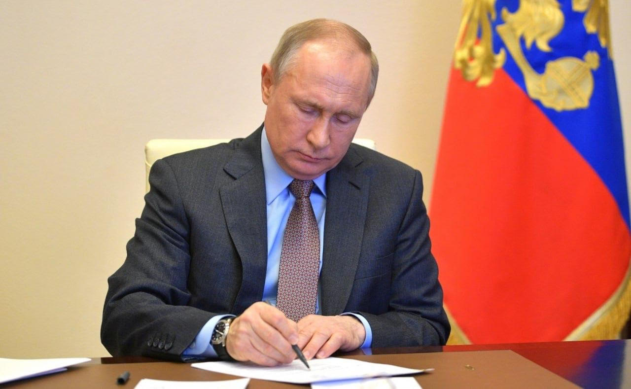 Владимир Путин поздравил Никола Пашиняна с днем рождения 
