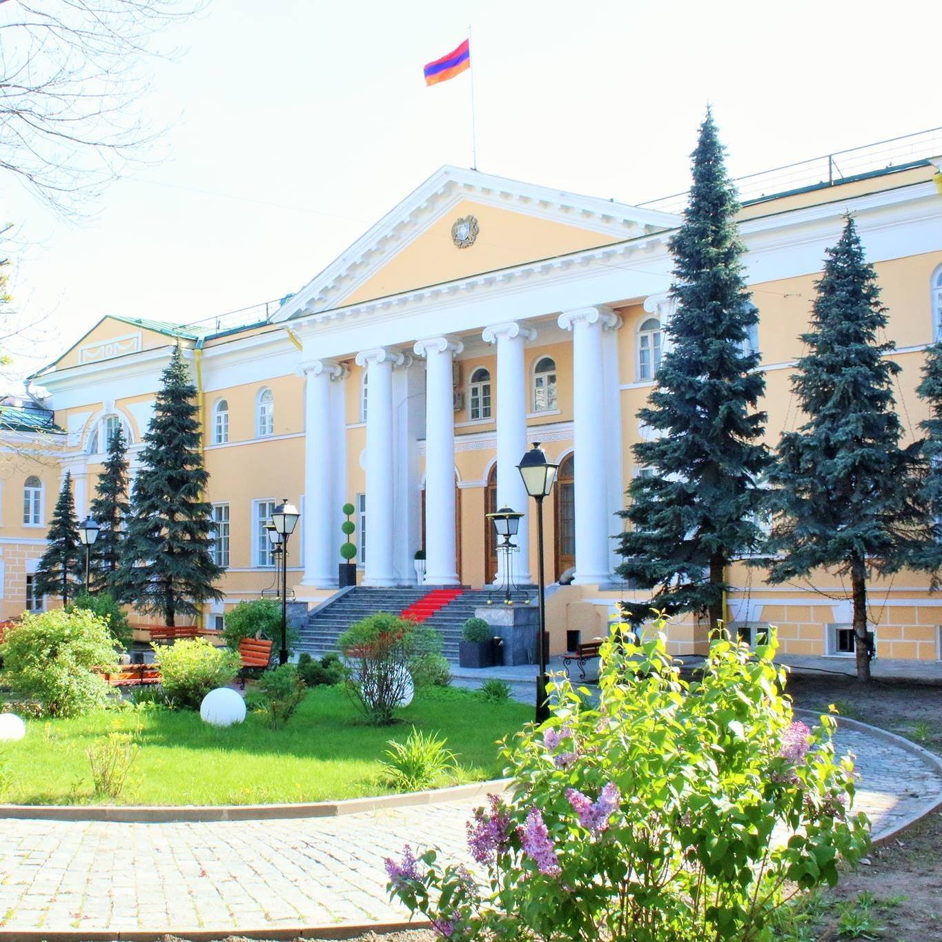 армянское посольство москва