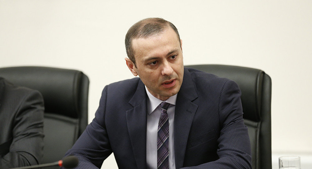 Секретарь Совбеза Армении посетит Москву 