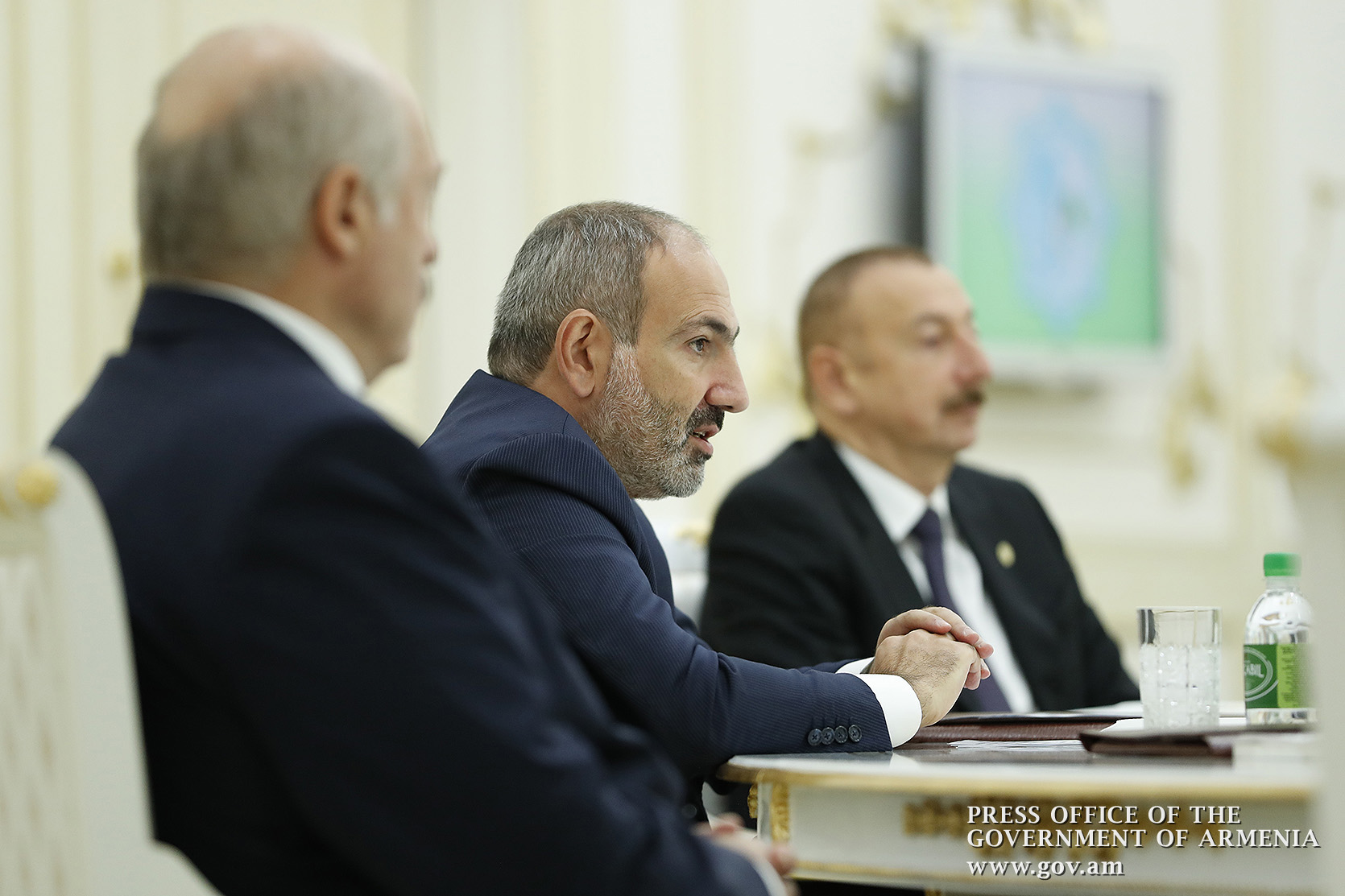 СМИ: Пашинян и Алиев поговорили более 2 часов после инцидента на саммите СНГ 